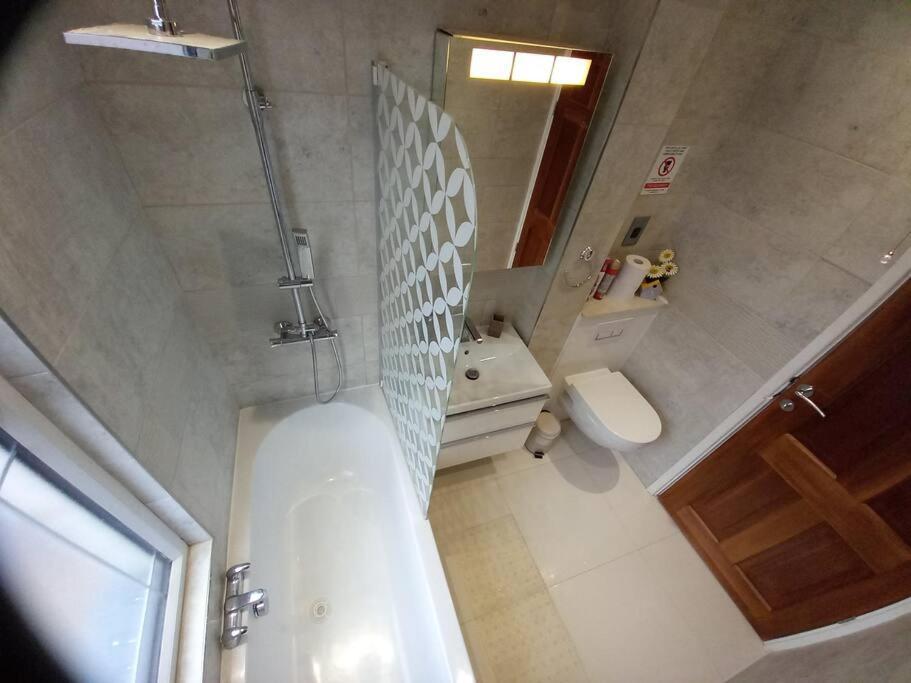 Luxury Holiday Home, Near Beach Southend-on-Sea Esterno foto