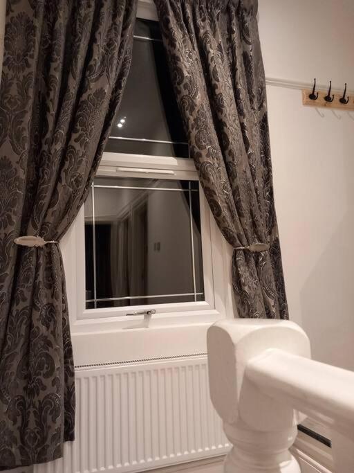 Luxury Holiday Home, Near Beach Southend-on-Sea Esterno foto