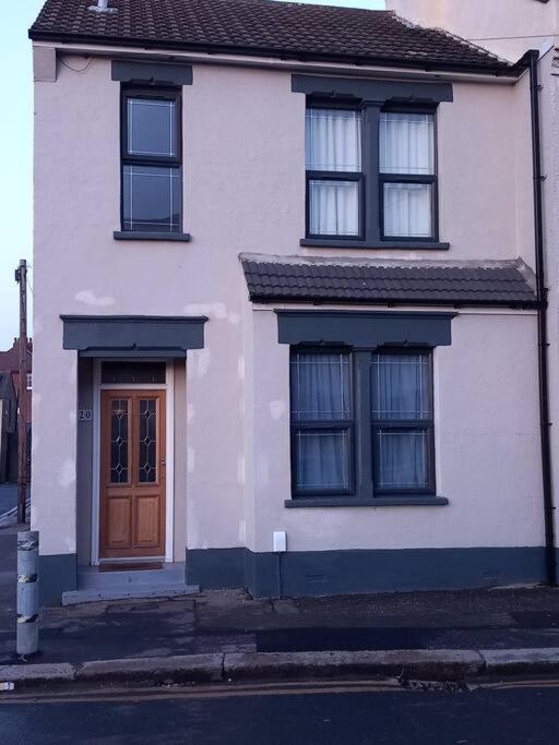 Luxury Holiday Home, Near Beach Southend-on-Sea Esterno foto