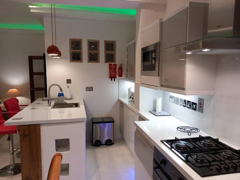 Luxury Holiday Home, Near Beach Southend-on-Sea Esterno foto