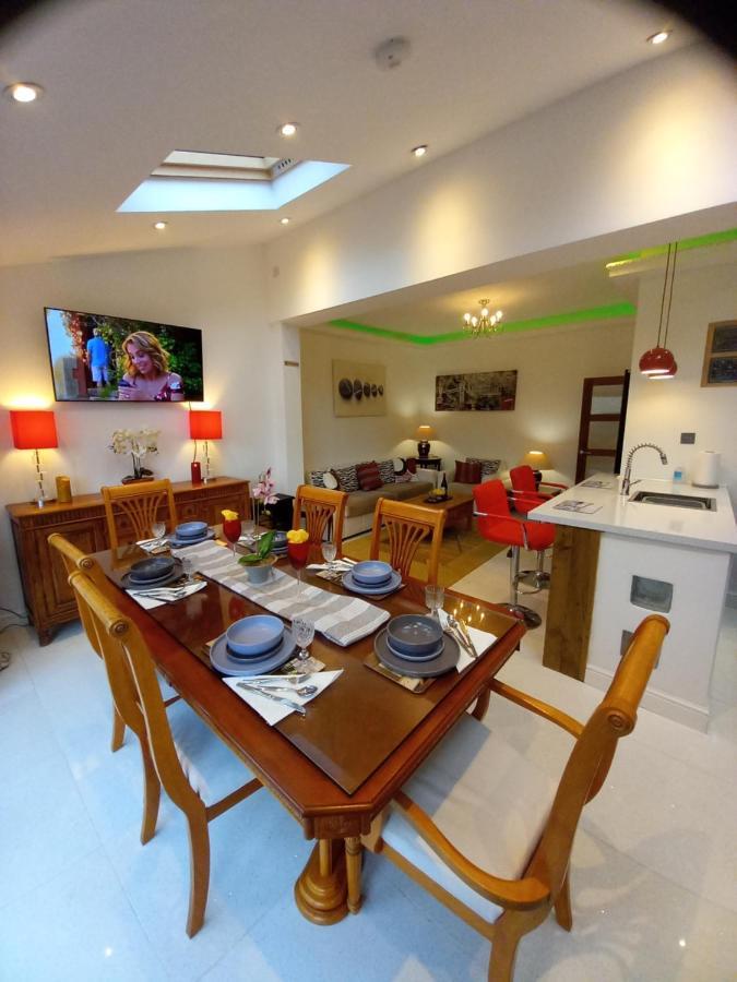 Luxury Holiday Home, Near Beach Southend-on-Sea Esterno foto