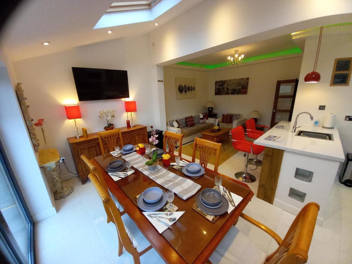 Luxury Holiday Home, Near Beach Southend-on-Sea Esterno foto