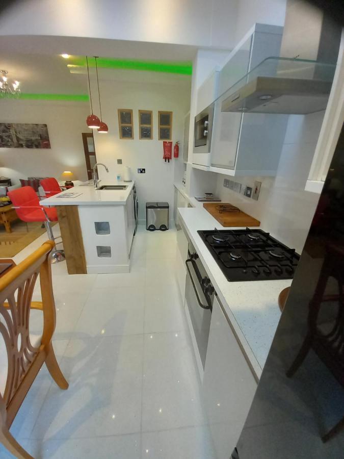 Luxury Holiday Home, Near Beach Southend-on-Sea Esterno foto