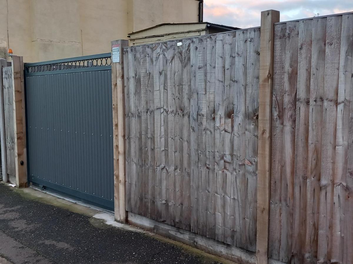 Luxury Holiday Home, Near Beach Southend-on-Sea Esterno foto