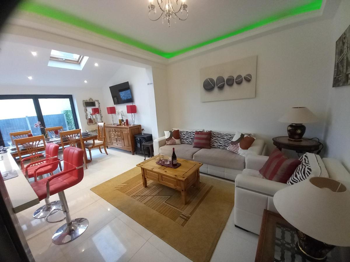 Luxury Holiday Home, Near Beach Southend-on-Sea Esterno foto